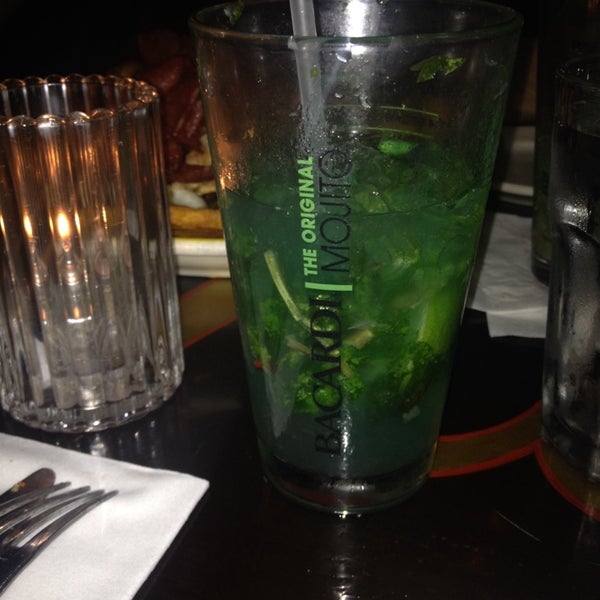 5/17/2014에 Gregory P.님이 Mojitos Cuban Restaurant에서 찍은 사진