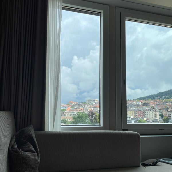 Foto scattata a Zurich Marriott Hotel da Y . il 7/16/2021