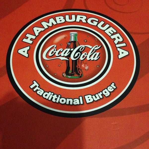 Das Foto wurde bei A Hamburgueria Coca-Cola von Caroline B. am 11/10/2013 aufgenommen