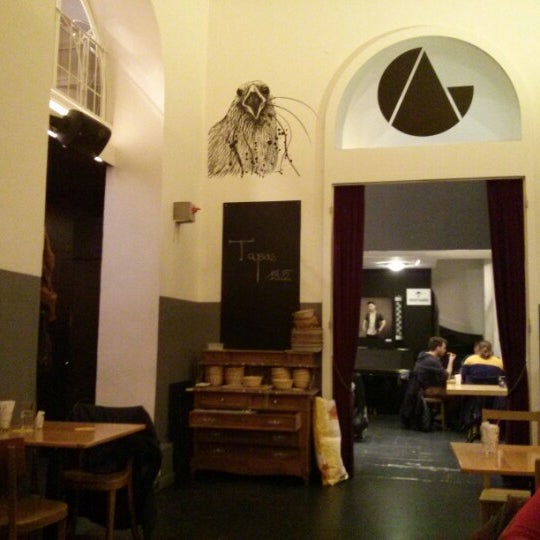 Foto diambil di Café de l&#39;Ancienne Gare oleh Konstantin G. pada 1/15/2013
