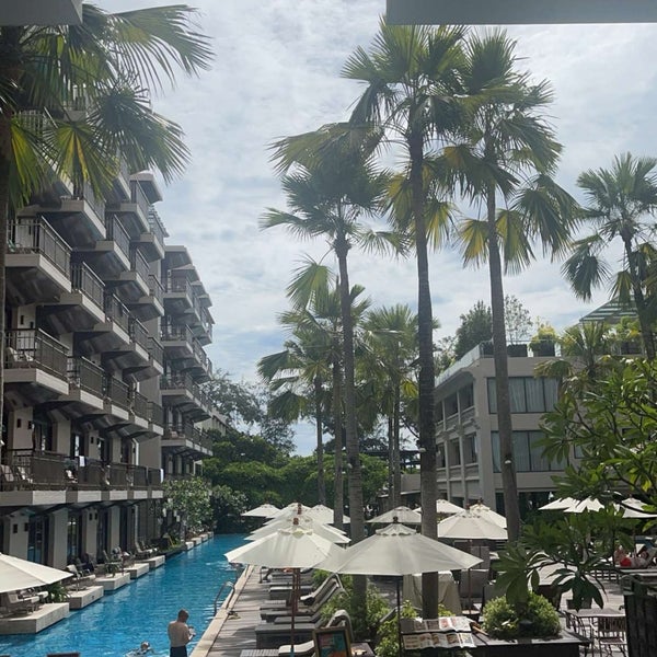รูปภาพถ่ายที่ Baan Laimai Beach Resort Phuket โดย Abdullah เมื่อ 5/31/2024