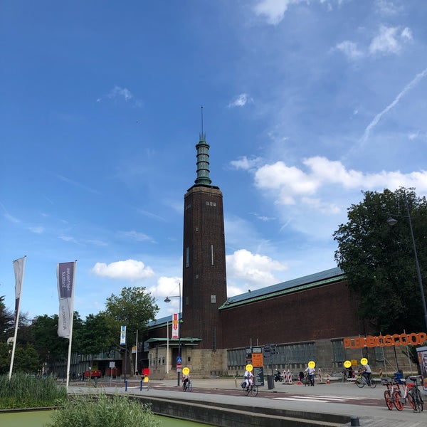 Foto diambil di Museum Boijmans Van Beuningen oleh t z. pada 8/5/2019