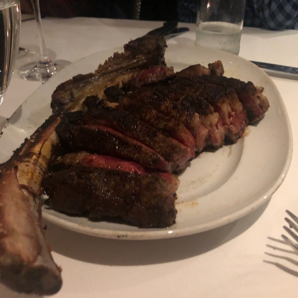 Foto scattata a Steak 44 da Aaron J. il 12/7/2021