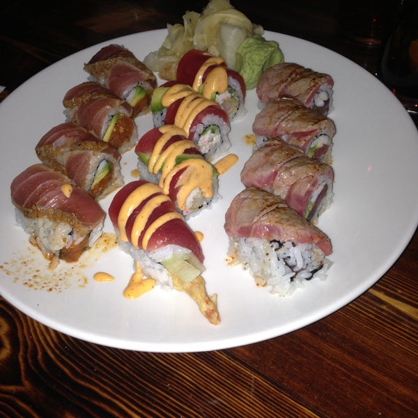 Foto scattata a Ohjah Japanese Steakhouse Sushi &amp; Hibachi da Tanaura il 4/27/2013