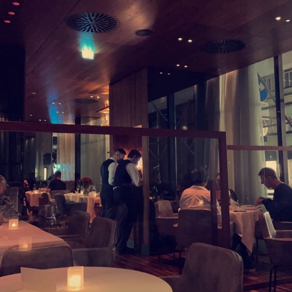 รูปภาพถ่ายที่ Fabios Restaurant Bar โดย S เมื่อ 8/16/2021