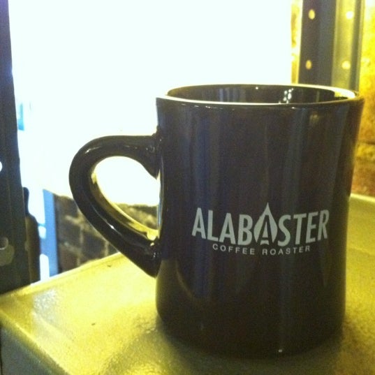 11/10/2012 tarihinde Valerie R.ziyaretçi tarafından Alabaster Coffee Roaster &amp; Tea Co.'de çekilen fotoğraf