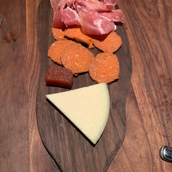 Foto diambil di Barcelona Wine Bar Restaurant oleh AWoww pada 2/17/2019