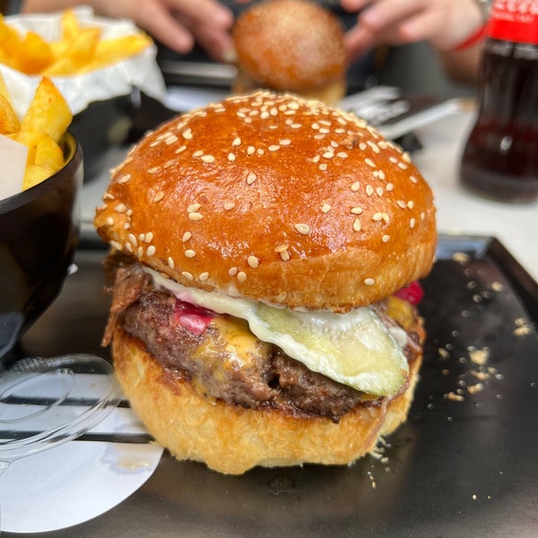 5/29/2022에 Fatih Ç.님이 Unique Burgers에서 찍은 사진