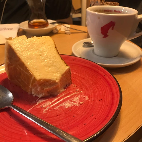 Foto tomada en Eywa Coffee &amp; Cake  por 👑🥃Mami 🥃👑 . el 10/2/2021