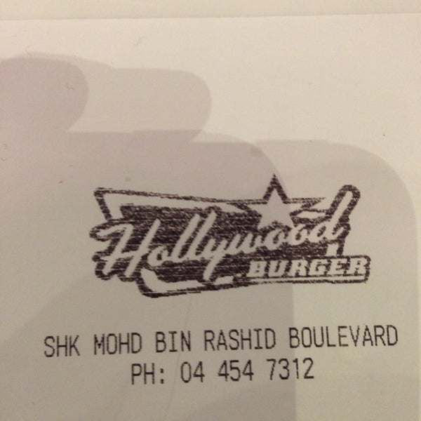 Photo prise au Hollywood Burger هوليوود برجر par ItsMβŚ ♚. le2/8/2013