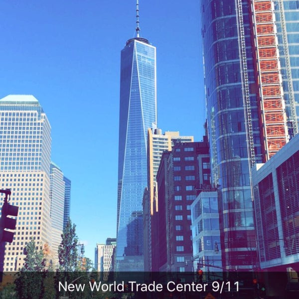 Das Foto wurde bei One World Trade Center von ItsMβŚ ♚. am 10/23/2015 aufgenommen