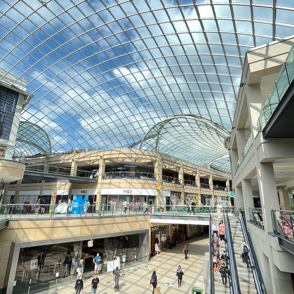 Apple Trinity Leeds Electronics Store in Leeds