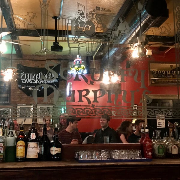 Снимок сделан в Scruffy Murphy&#39;s Irish Pub &amp; Eatery пользователем Tricia T. 2/12/2020