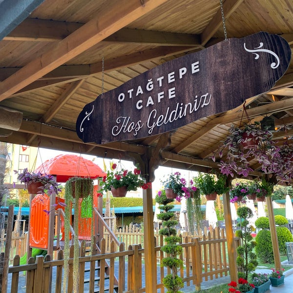 Das Foto wurde bei Otağtepe Cafe &amp; Restaurant von Büşra P. am 5/25/2022 aufgenommen