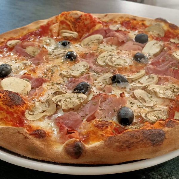wow, this is a real italian pizza
