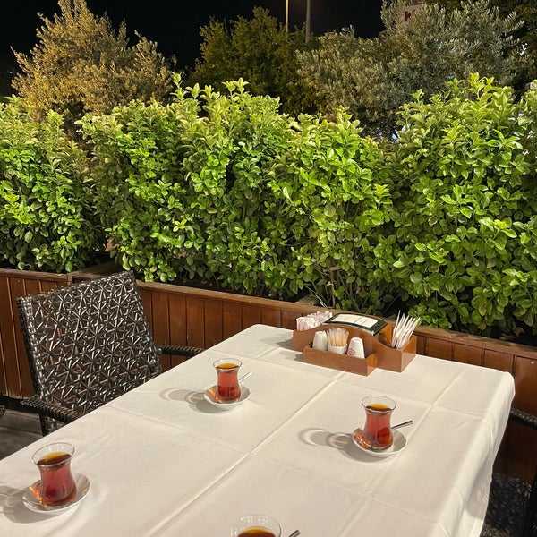 Photo taken at Al Madina Restaurant by Omar 🥈💙 on 9/14/2022