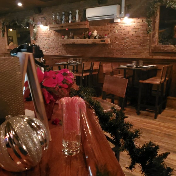 Foto tirada no(a) Verde Kitchen &amp; Cocktails por Vincent F. em 12/19/2019
