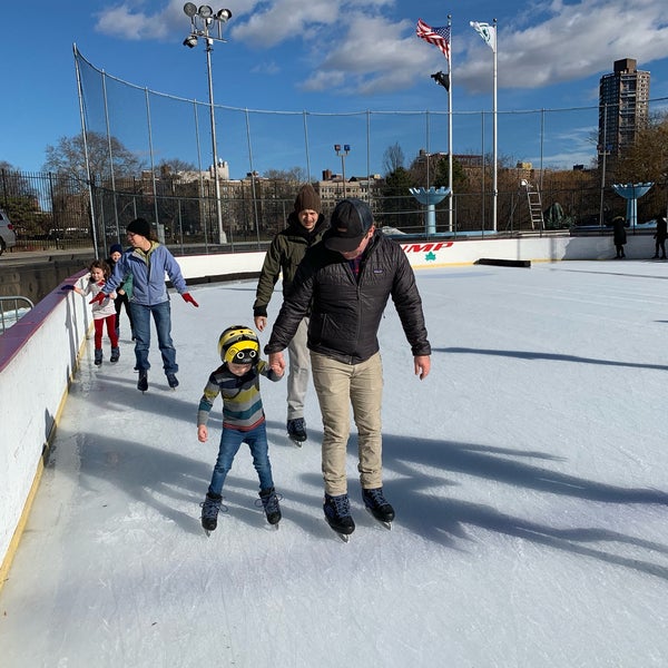 Foto diambil di Lasker Pool &amp; Ice Rink oleh Karla pada 1/1/2019