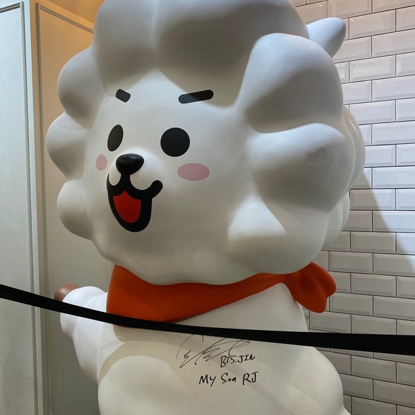Photo taken at LINE Friends Store by Tammy C. on 9/20/2023