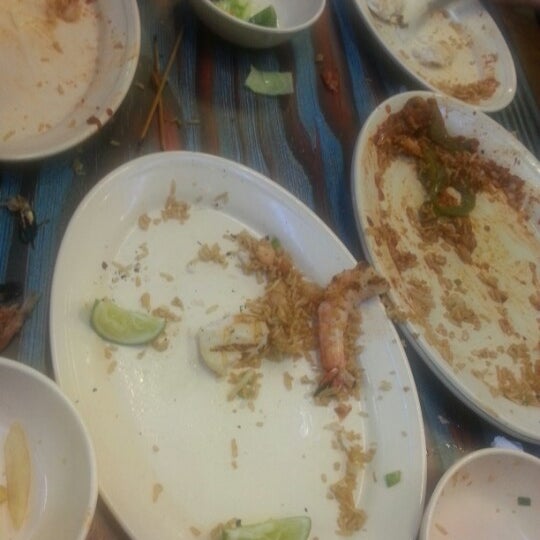Foto scattata a Mambo Seafood da HaBooOooSh il 3/9/2013