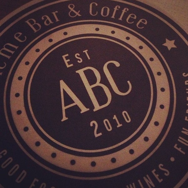 Photo prise au Acme Bar &amp; Coffee par Firdaus A. le10/11/2012