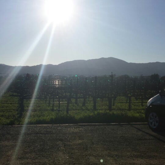 2/24/2014 tarihinde Adeline A.ziyaretçi tarafından PlumpJack Winery'de çekilen fotoğraf