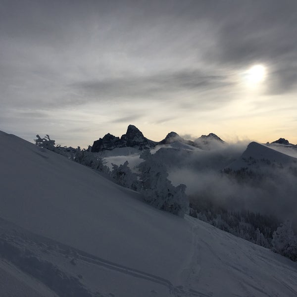 Foto tirada no(a) Grand Targhee Resort Alta por Creighton G. em 1/19/2016