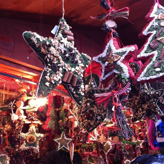 Foto tirada no(a) Weihnachtsmarkt Meran / Mercatino di Natale Merano por Andrea P. em 12/15/2012
