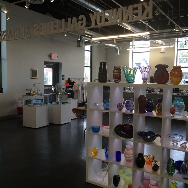 A great place to take glass classes no matter if it's your first time or not! Plus, watch professional artists demonstrate pieces and there's a great glass art gallery and in-house Brioso coffee shop!
