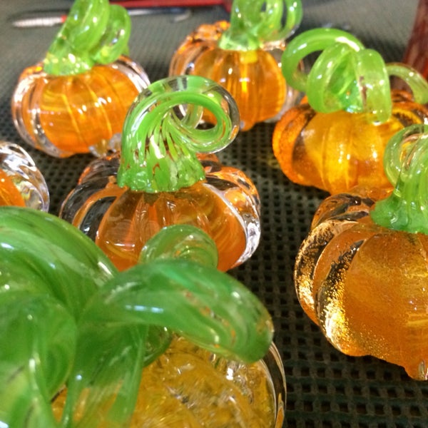 This weekend is the 8th Annual Pumpkin Patch Glass Sale @GlassAxis! I can't wait to see all the great fall glass and take a glassblowing pumpkin class while I'm there shopping for holiday decor!