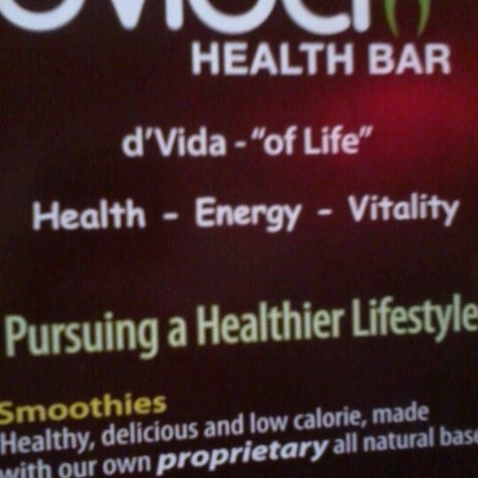 Photo taken at d&#39;Vida Health Bar by Ricardo J. S. on 1/9/2013