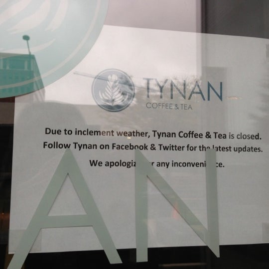 รูปภาพถ่ายที่ Tynan Coffee &amp; Tea โดย Adam M. เมื่อ 10/30/2012