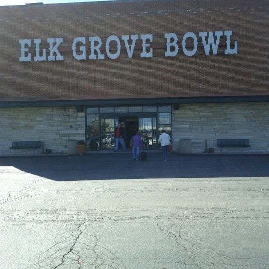 10/6/2012에 Lisa C.님이 Elk Grove Bowl에서 찍은 사진
