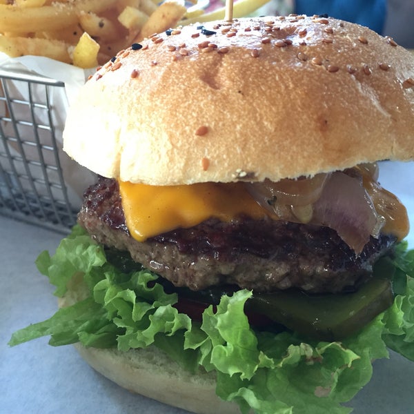 Photo taken at Karnivora Steak &amp; Burger House by Asli D. on 4/4/2016