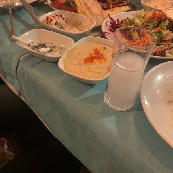 Foto diambil di Arada BiYer Cafe Bar Bistro oleh Coşkun A. pada 2/27/2020