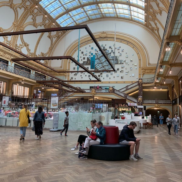 รูปภาพถ่ายที่ Shopping Stadsfeestzaal โดย Geert V. เมื่อ 8/20/2019