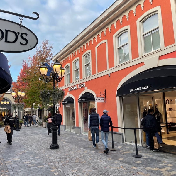 Michael Kors Outlet 1 tavsiye da foto raflar