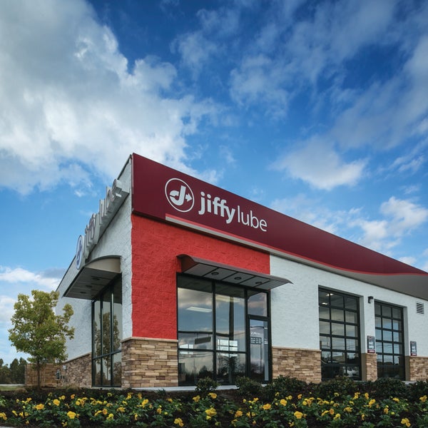 Photo prise au Jiffy Lube par Jiffy L. le10/29/2015