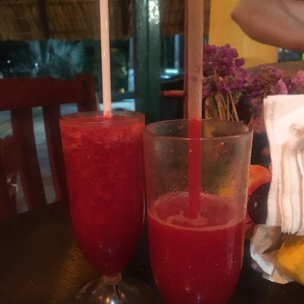 Das Foto wurde bei Restaurante Mangos Puerto Escondido von Claudia A. am 3/21/2018 aufgenommen