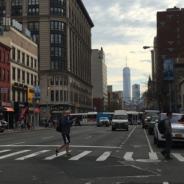 Башня банка америки на шестой авеню. 6th avenue. Лексингтон-авеню (манхэттен). Шестая авеню нью-йорк. Хаустон стрит улица.
