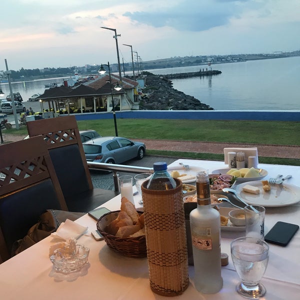 6/22/2018 tarihinde 🌟🌟Berna🌟🌟 ✴.ziyaretçi tarafından Ada Balık Restaurant'de çekilen fotoğraf