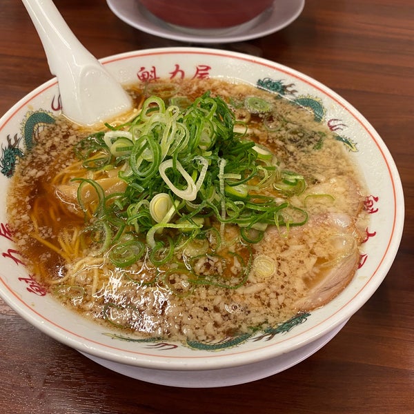Photo taken at ラーメン魁力屋 河原町三条店 by ゆっくりxy on 3/27/2022