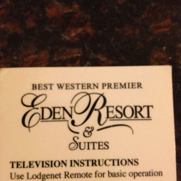 Foto tirada no(a) Eden Resort &amp; Suites, Best Western Premier Collection por AARON R. em 6/12/2013