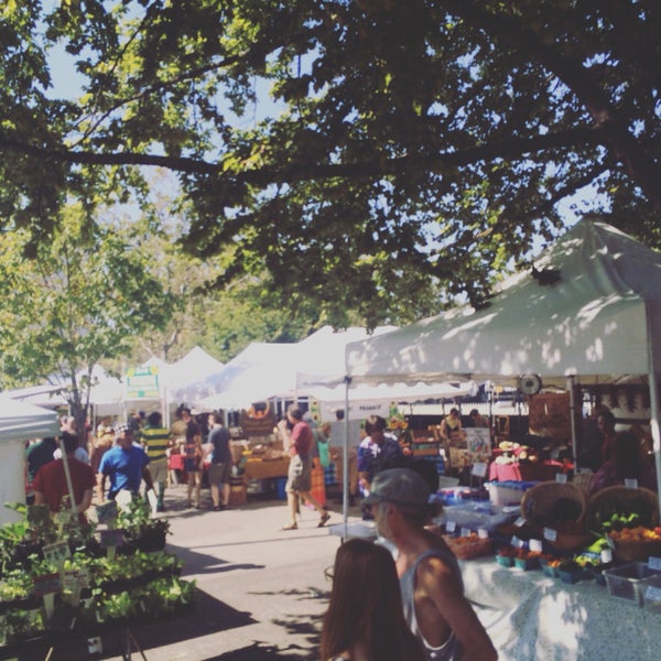 Fantastic Saturday Market--munch on a bag of fresh popped black kernel popcorn or sip an Oregon Berry lemonade as you look at local art, crafts, and produce.