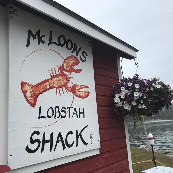 รูปภาพถ่ายที่ McLoons Lobster Shack โดย Greg S. เมื่อ 8/4/2018