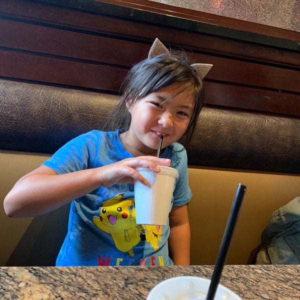 Photo taken at BJ&#39;s Restaurant &amp; Brewhouse by Lucy Y. on 9/29/2018
