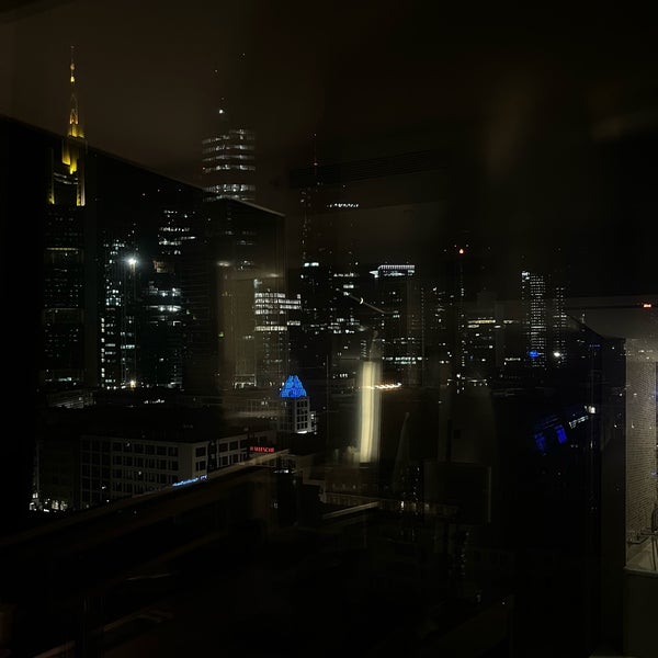 Foto scattata a JW Marriott Hotel Frankfurt da M . il 8/21/2023