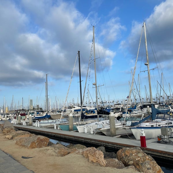 Foto scattata a Parkers&#39; Lighthouse da Tanya J. il 5/30/2021