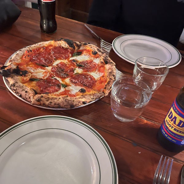 Foto diambil di Roberta&#39;s Pizza oleh willy pada 1/12/2024