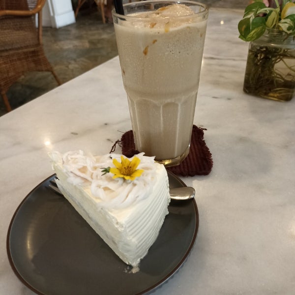Bankampu Tropical Café (บ้านก้ามปู ทรอปิคอล คาเฟ่) - Coffee Shop in ...